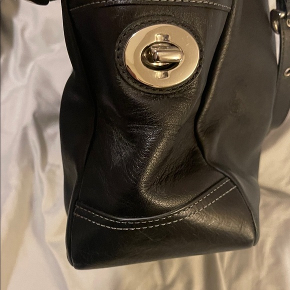 Coach Black Leather Shoulder Bag with Coach charm - Picture 7 of 12